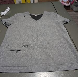 Koi Basics Gray V-Neck Scrub Top Size Large *Pen Mark Above Right Pocket